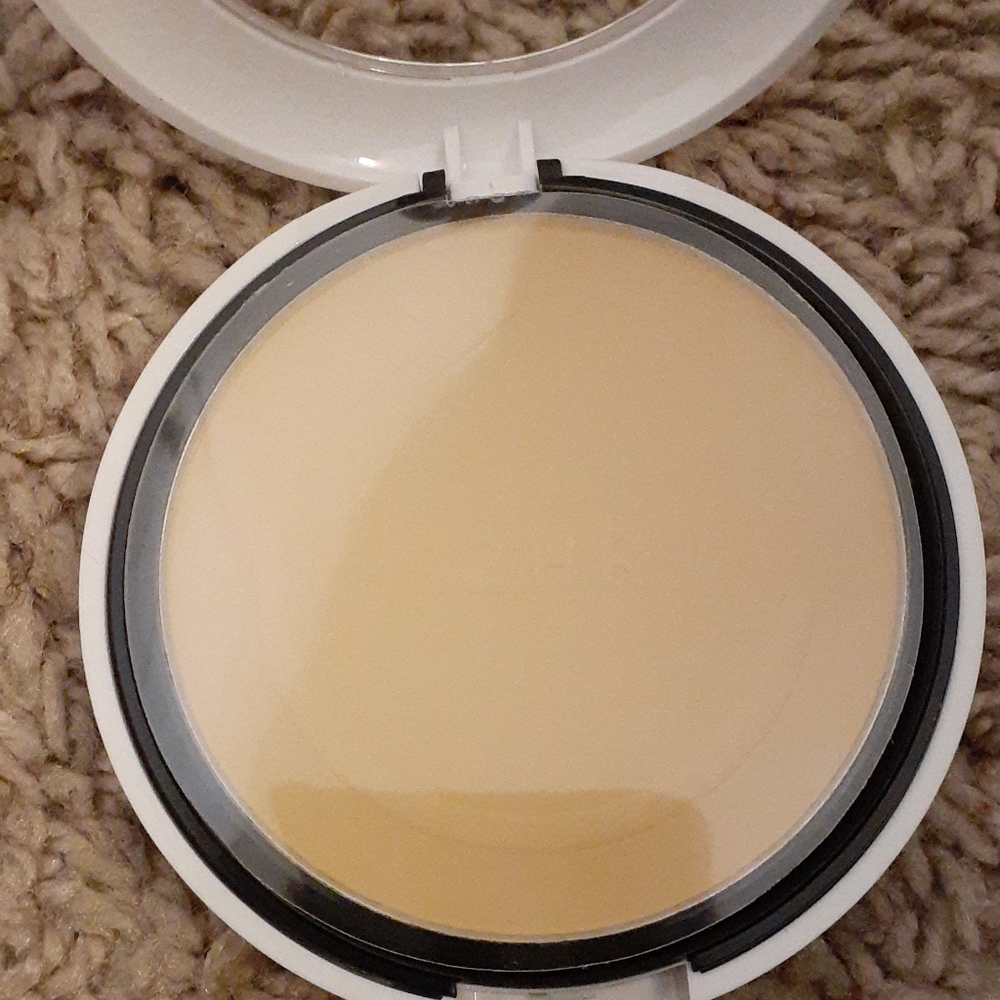 Candice Cosmetics - Picture 3 of 5